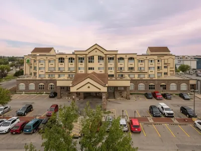 Holiday Inn Lethbridge Các khách sạn gần University of Lethbridge