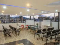 Hotel Wess Hotels near G12