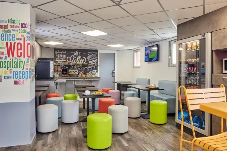 Welcomotel les Mureaux Отели в г. Ольне-Сюр-Модр