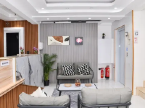 LemonRock Comfort Hotels in Malé