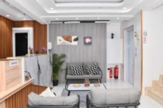 LemonRock Comfort Hotels in Malé