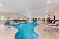 Comfort Inn River's Edge Hotels in Huron