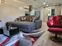 Brand New Modern King Suite10mins from Downtown