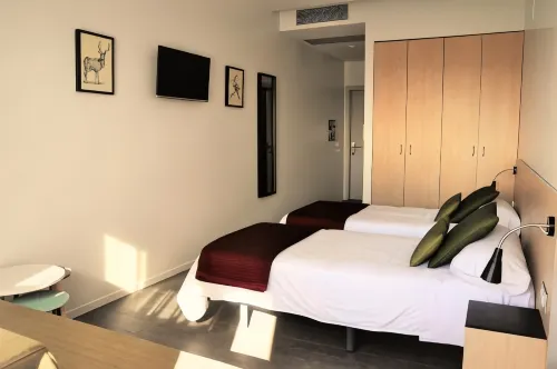 Centre Esplai Albergue Hotels in El Prat de Llobregat