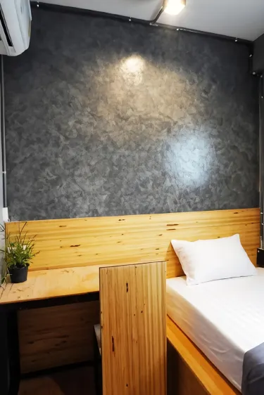 ห้องนอนเดี่ยว พร้อมเตียง 3.5 ฟุต 1 เตียง