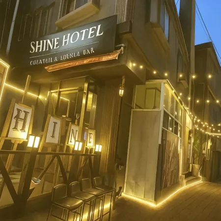 Shine Hotel Отели рядом с достопримечательностью «Публичная библиотека в районе Тобон»