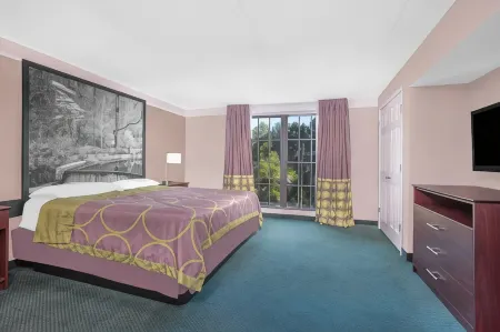 Super 8 by Wyndham Austell/Six Flags