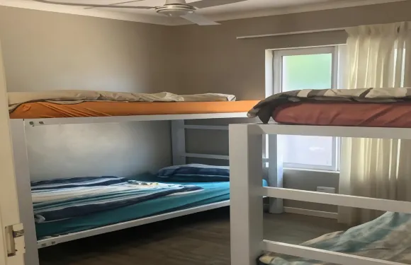 託爾博斯背包客旅館