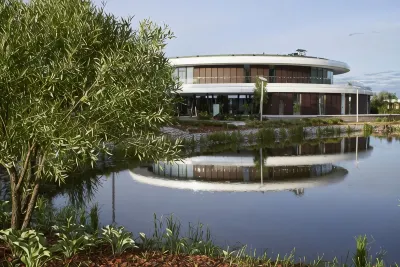 Kampus Sberuniversiteta Hotel Hotels near High Voltage Research Center