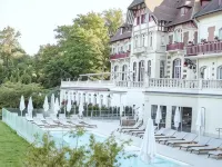 Le Château de la Tour Hotels in Oise