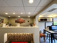 Econo Lodge Motel Village Hotels near Foothills Athletic Park