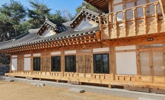 Gyeongju Cheonnyeon Hanok Pension