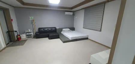 Taean Raon Pet Pension Отели в г. Тхэан