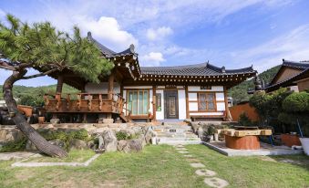 Yeosu Hanok Cheheomgwan Pension