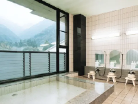 Gokayama Onsen Akaokan Hotel a Nanto