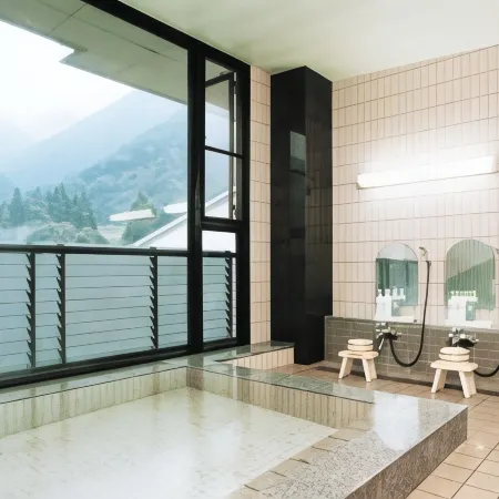 Gokayama Onsen Akaokan