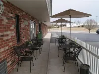 Twelve Oaks Inn Hotel di Branson