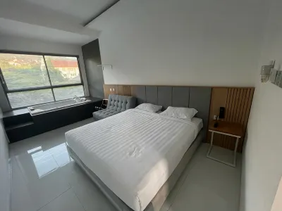 Embun Pagi Hostel & Villa 자띰 파크 2 주변 호텔