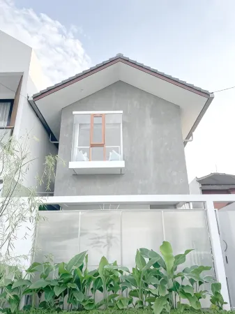 Wallts House - 4 Bed Rooms, PS 4 & Private Pool in Bandung Timur Отели рядом с достопримечательностью «Таман Гейсибу Мини»