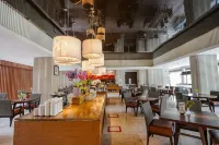 Soll Marina Hotel & Conference Center Bangka - Pools