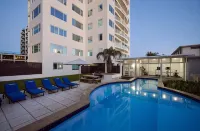 Beaumont Apartments - Beach