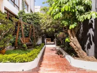Blue House la Floresta Hotels near Cafe Libre Cafe