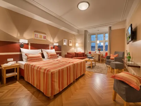 EA Hotel Julis