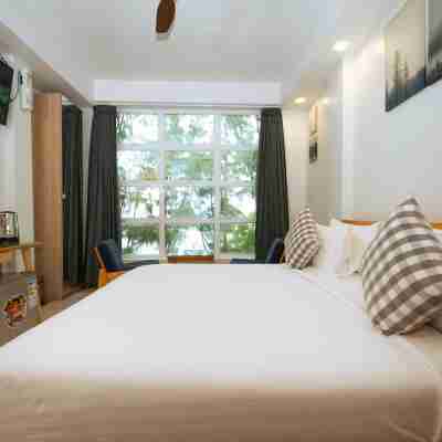 Beach Breeze and Spa Rooms