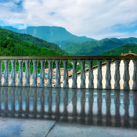 Yuanlai Hotel
