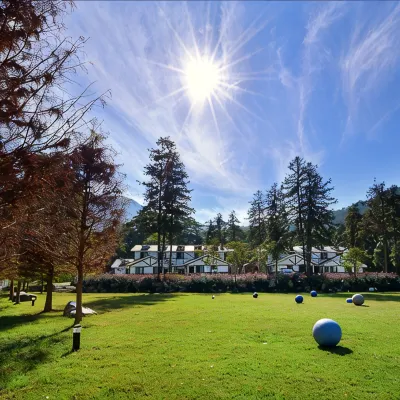 Yo Shen Jing Resort Hotels near Shitou Mountain