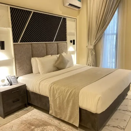 Rhino suite Yola