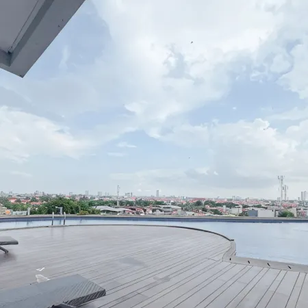 2BR near Marvell City Mall at Linden Apartment By Travelio Hôtels à : Wonokromo