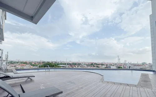 2BR near Marvell City Mall at Linden Apartment By Travelio - 3-Star
