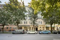 Servus Apartments by Homaris