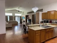 Charming Home. 5 bedrooms .2 restrooms .2 Living rooms with 10 beds for 16 guest - บังกะโล