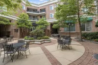 Chic 2BR Apt, Steps from N Main St, Balcony View