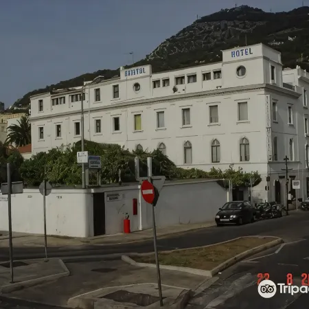 Bristol Hotel Отели в г. Гибралтар