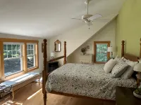 Private Lakefront Estate with 180 Degree Views - WiFi