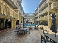 Leave Reality Behind: Kona's Ultimate Oceanfront Getaway with Top Superhost Care - 4星級