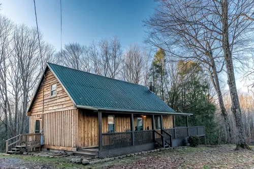 Getaway Cabin – Deck, Fire Pit & BBQ Near Gorge