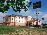 Garner Hotel Liberal North by IHG - parking