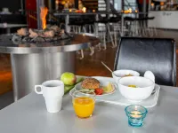 Aiden by Best Western Stockholm Arlanda Airport - sarapan