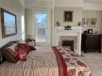 Enloe House Lodging & Events Hotel a 