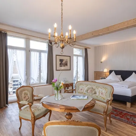 Carlton-Europe Vintage Adults Hotel