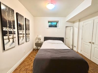 Cozy One Bedroom Basement Apt with Free Parking