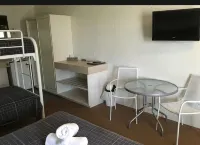 Capricorn Motor Inn