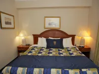 Monte Carlo Inn Toronto West Suites Hotels near Kipling Go Station