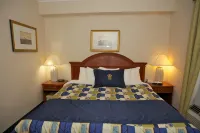 Monte Carlo Inn Toronto West Suites