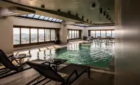 Best Western Plus The Hub Hotel - piscina