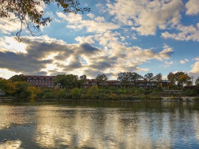 Riverview Inn & Suites, Ascend Hotel Collection